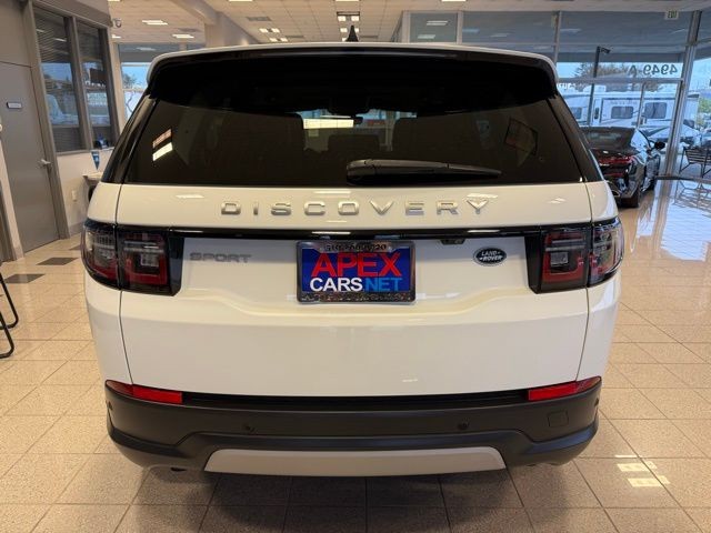 Land Rover Discovery Sport Vehicle Full-screen Gallery Image 04