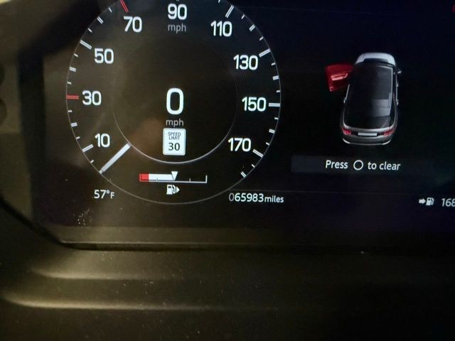 Land Rover Discovery Sport Vehicle Full-screen Gallery Image 12