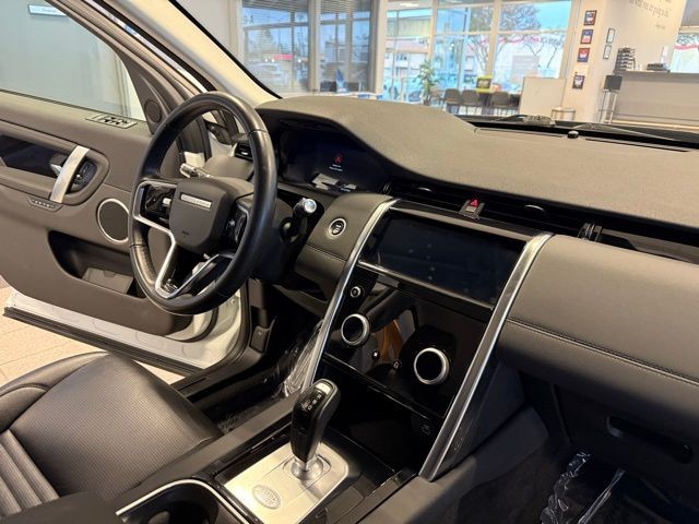 Land Rover Discovery Sport Vehicle Full-screen Gallery Image 28