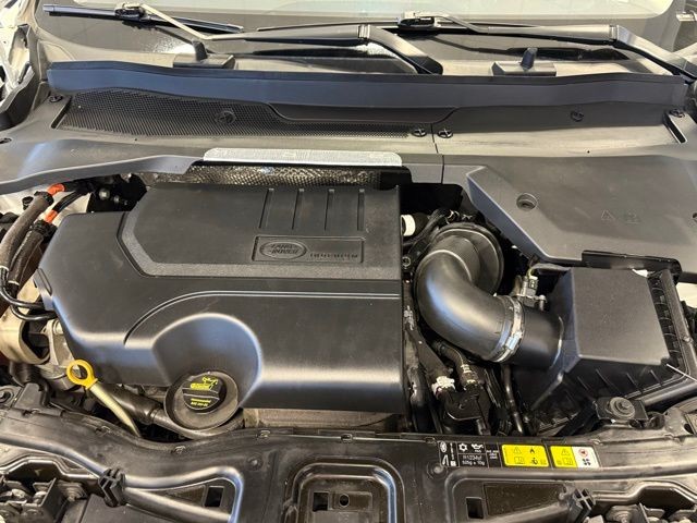 Land Rover Discovery Sport Vehicle Full-screen Gallery Image 29