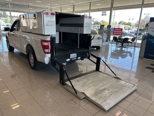Ford F-150 Vehicle Full-screen Gallery Image 05