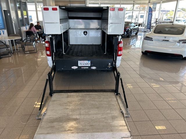 Ford F-150 Vehicle Full-screen Gallery Image 06