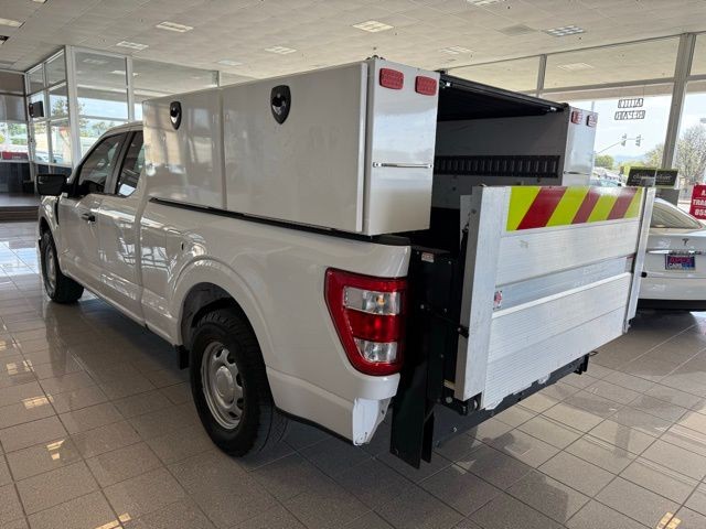 Ford F-150 Vehicle Full-screen Gallery Image 16