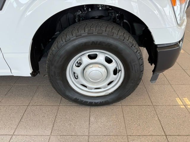 Ford F-150 Vehicle Full-screen Gallery Image 21