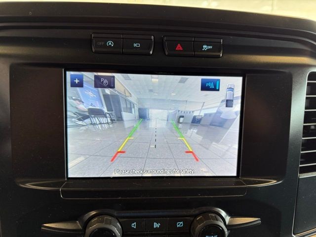 Ford F-150 Vehicle Full-screen Gallery Image 25
