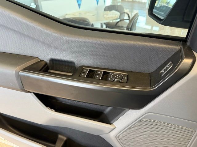 Ford F-150 Vehicle Full-screen Gallery Image 29