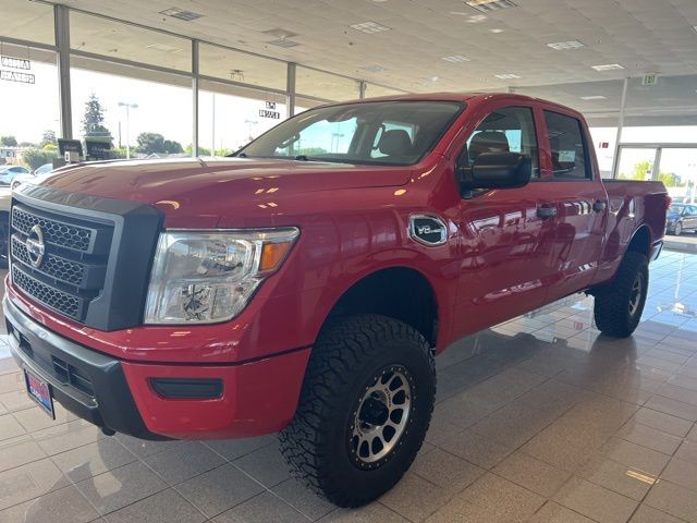 Nissan Titan XD Vehicle Full-screen Gallery Image 16