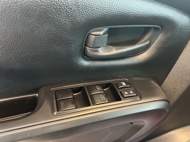 Nissan Titan XD Vehicle Full-screen Gallery Image 26