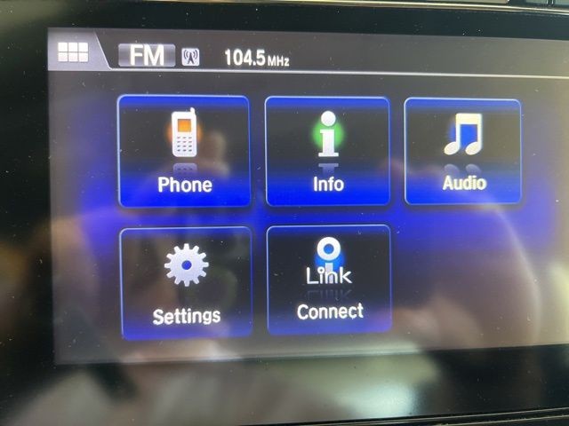 Honda Civic Sedan Vehicle Full-screen Gallery Image 30