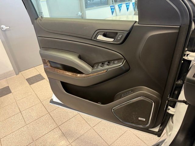 Chevrolet Tahoe Vehicle Full-screen Gallery Image 21