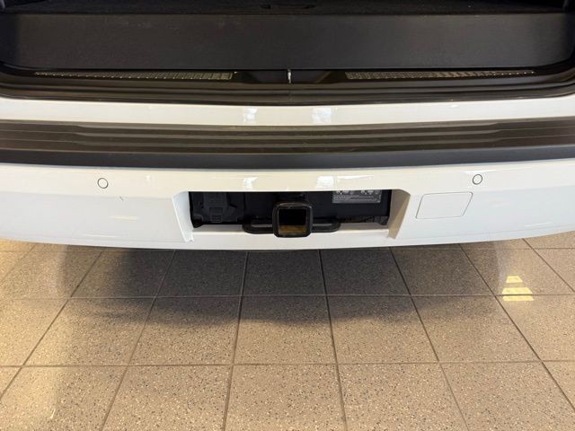 Chevrolet Tahoe Vehicle Full-screen Gallery Image 25