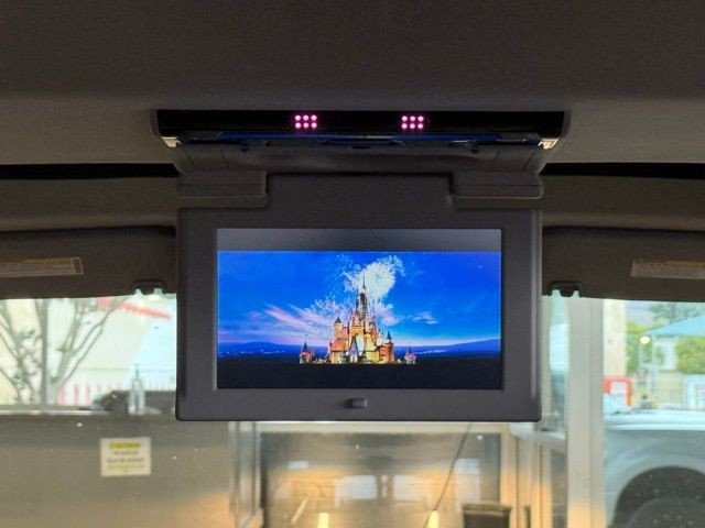 Chevrolet Tahoe Vehicle Full-screen Gallery Image 26