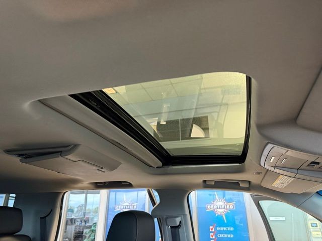 Chevrolet Tahoe Vehicle Full-screen Gallery Image 30