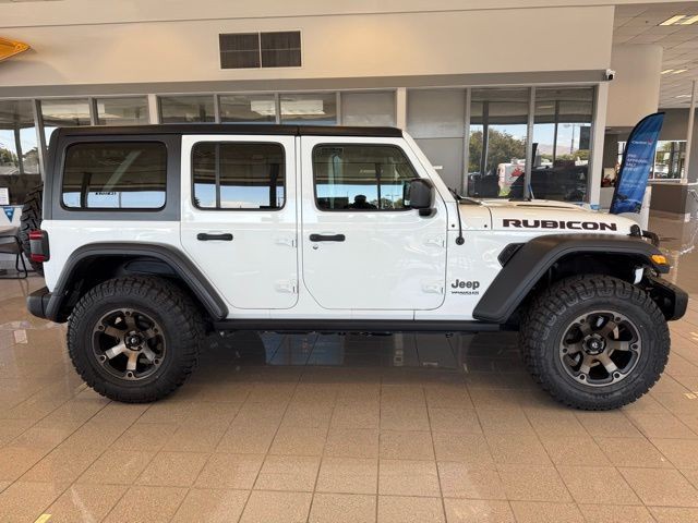 Jeep Wrangler Unlimited Vehicle Full-screen Gallery Image 02