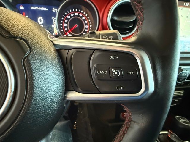 Jeep Wrangler Unlimited Vehicle Full-screen Gallery Image 17