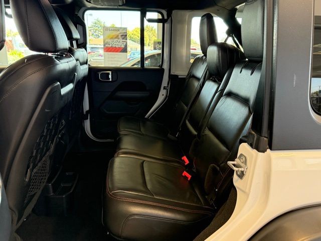 Jeep Wrangler Unlimited Vehicle Full-screen Gallery Image 21
