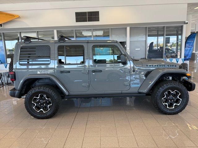 Jeep Wrangler Vehicle Full-screen Gallery Image 02