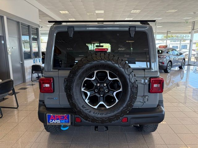Jeep Wrangler Vehicle Full-screen Gallery Image 04