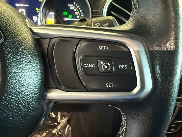 Jeep Wrangler Vehicle Full-screen Gallery Image 18