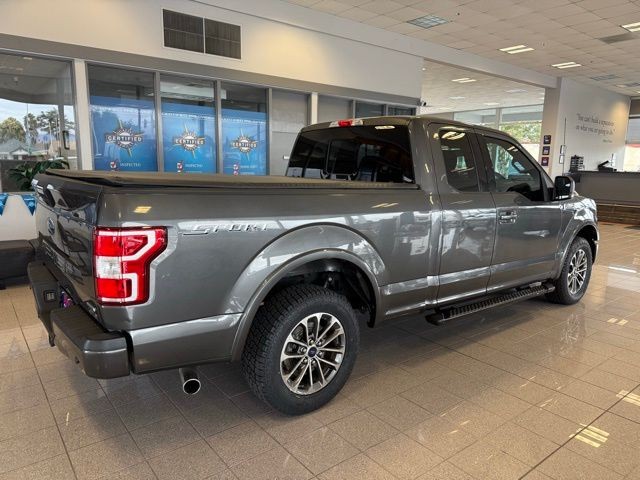 Ford F-150 Vehicle Full-screen Gallery Image 03