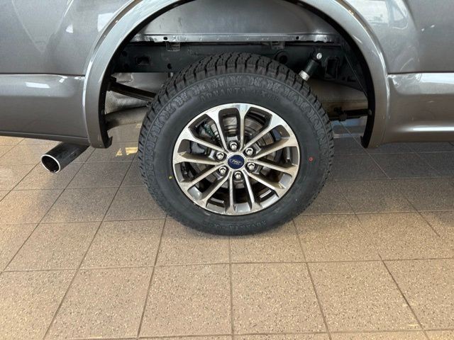 Ford F-150 Vehicle Full-screen Gallery Image 10