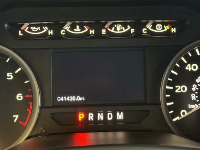 Ford F-150 Vehicle Full-screen Gallery Image 12