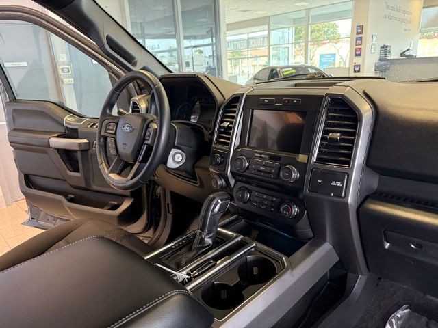Ford F-150 Vehicle Full-screen Gallery Image 29