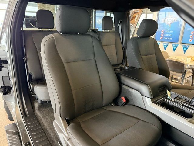 Ford F-150 Vehicle Full-screen Gallery Image 30