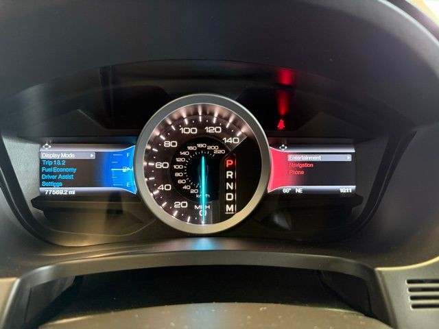 Ford Explorer Vehicle Full-screen Gallery Image 14