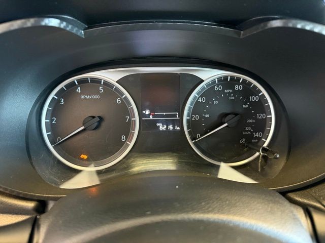 Nissan Versa Vehicle Full-screen Gallery Image 12