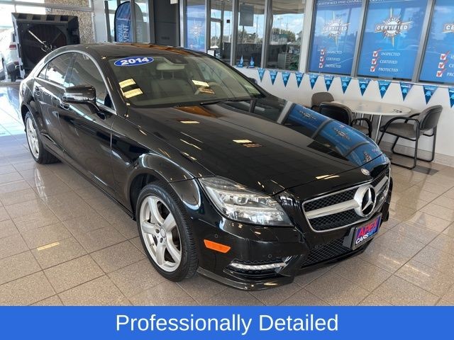 Mercedes-Benz CLS-Class Vehicle Full-screen Gallery Image 02