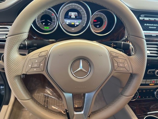Mercedes-Benz CLS-Class Vehicle Full-screen Gallery Image 25