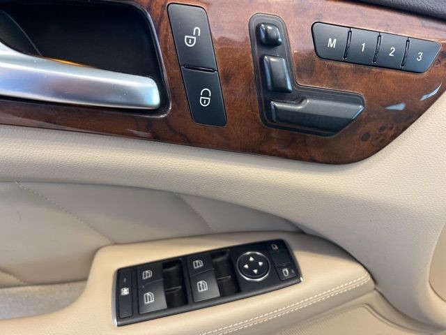 Mercedes-Benz CLS-Class Vehicle Full-screen Gallery Image 30