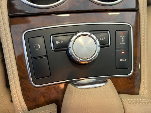 Mercedes-Benz CLS-Class Vehicle Full-screen Gallery Image 31
