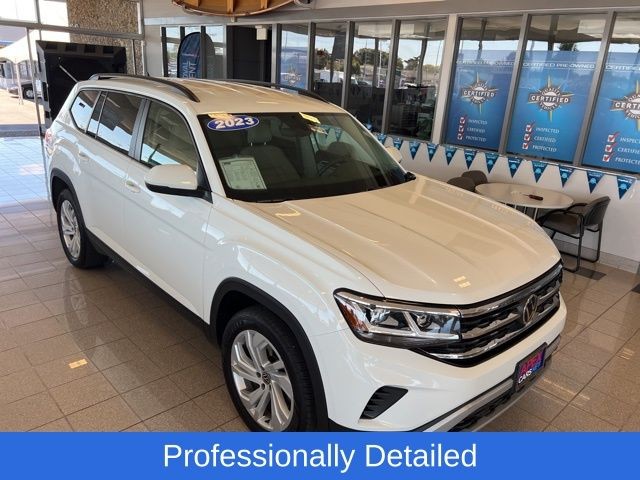 Volkswagen Atlas Vehicle Full-screen Gallery Image 02