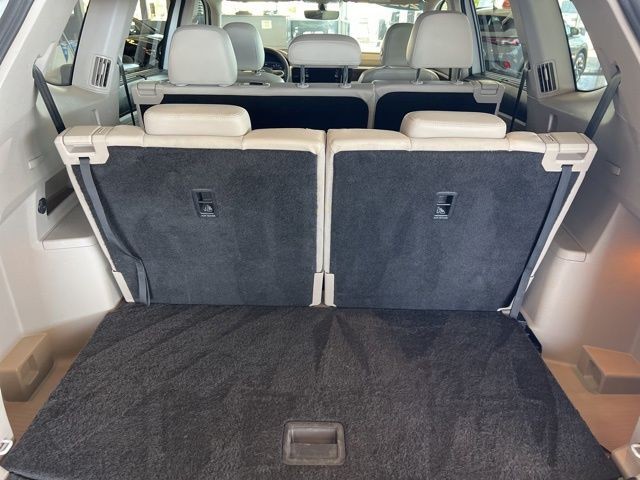 Volkswagen Atlas Vehicle Full-screen Gallery Image 13