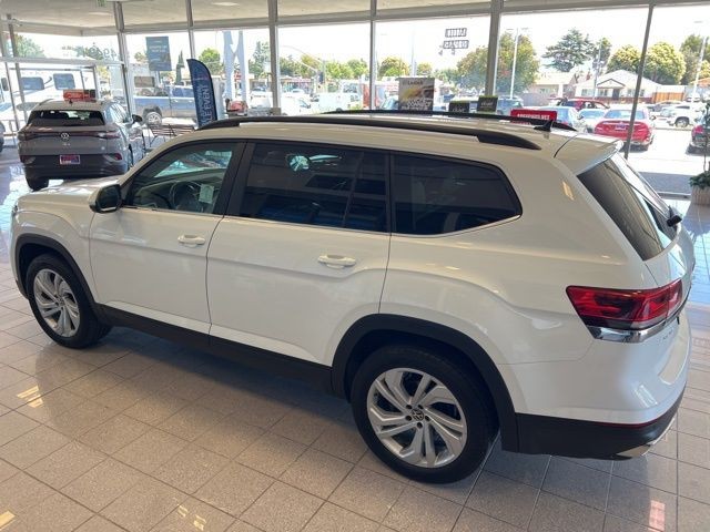 Volkswagen Atlas Vehicle Full-screen Gallery Image 18
