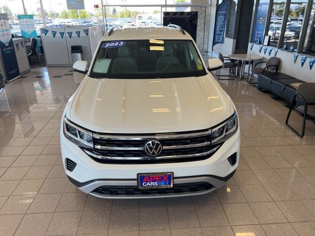Volkswagen Atlas Vehicle Full-screen Gallery Image 24