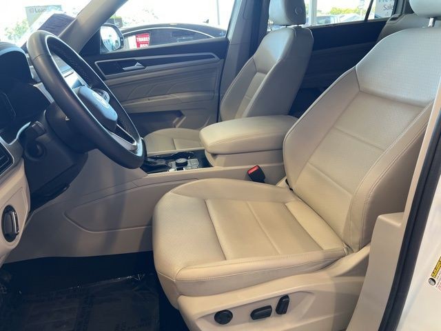 Volkswagen Atlas Vehicle Full-screen Gallery Image 25