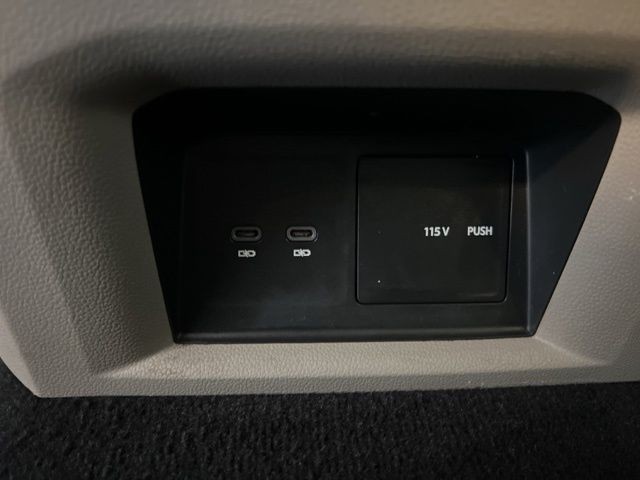 Volkswagen Atlas Vehicle Full-screen Gallery Image 29