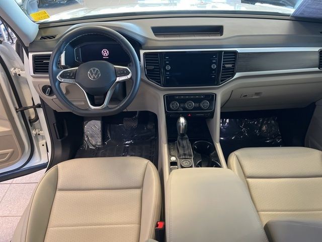 Volkswagen Atlas Vehicle Full-screen Gallery Image 30