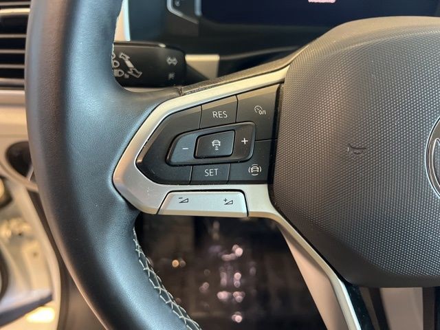 Volkswagen Atlas Vehicle Full-screen Gallery Image 32
