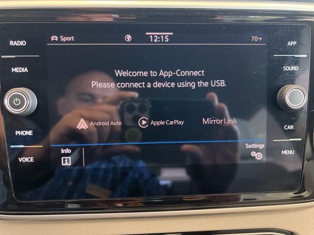 Volkswagen Atlas Vehicle Full-screen Gallery Image 37