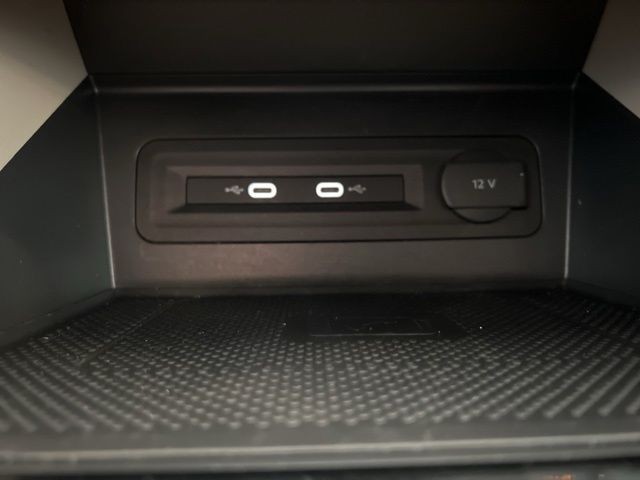 Volkswagen Atlas Vehicle Full-screen Gallery Image 39