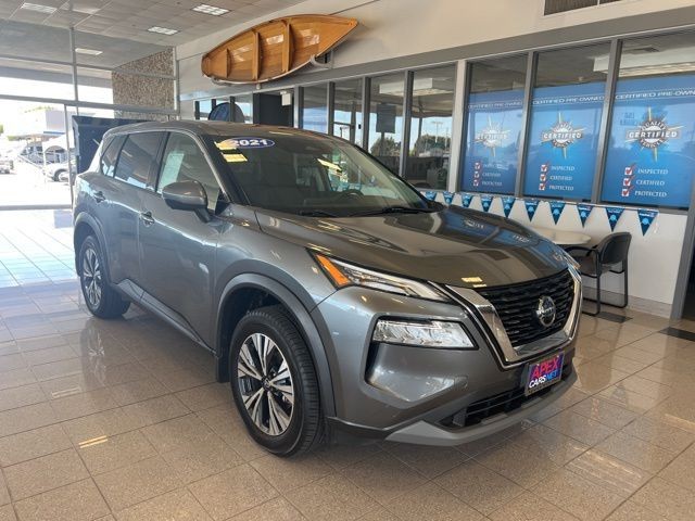 Nissan Rogue Vehicle Full-screen Gallery Image 03