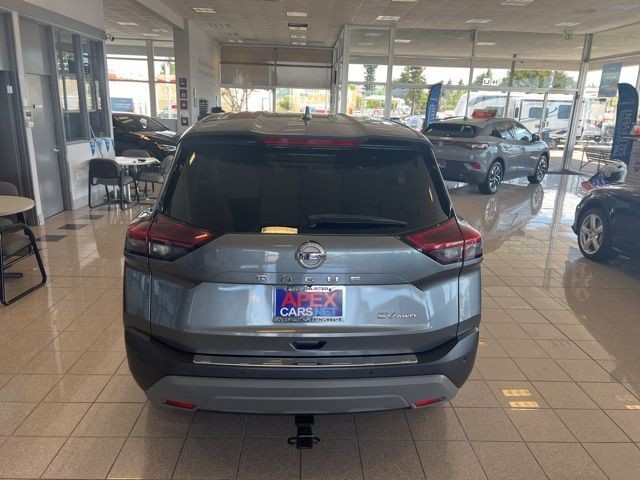 Nissan Rogue Vehicle Full-screen Gallery Image 09