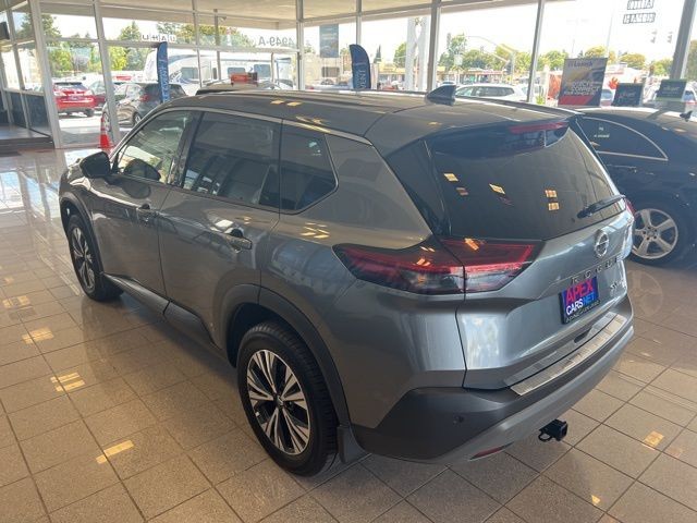 Nissan Rogue Vehicle Full-screen Gallery Image 12