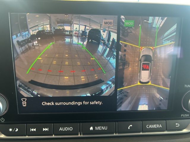 Nissan Rogue Vehicle Full-screen Gallery Image 27