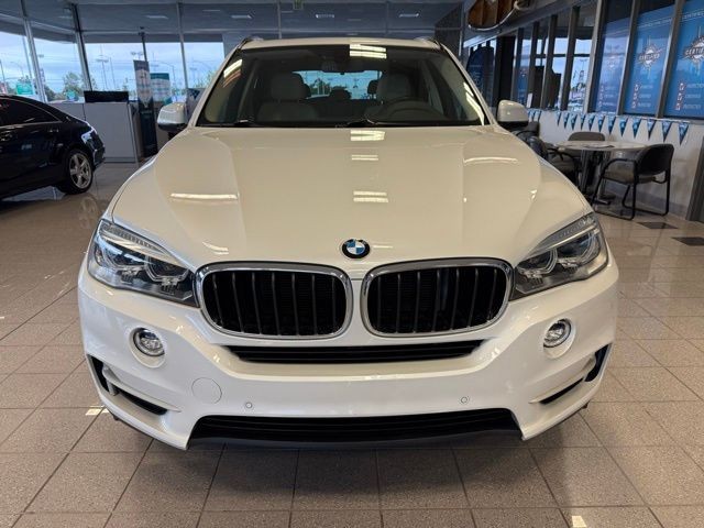 BMW X5 Vehicle Full-screen Gallery Image 07