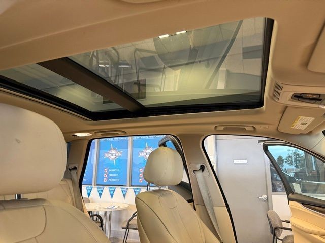 BMW X5 Vehicle Full-screen Gallery Image 26